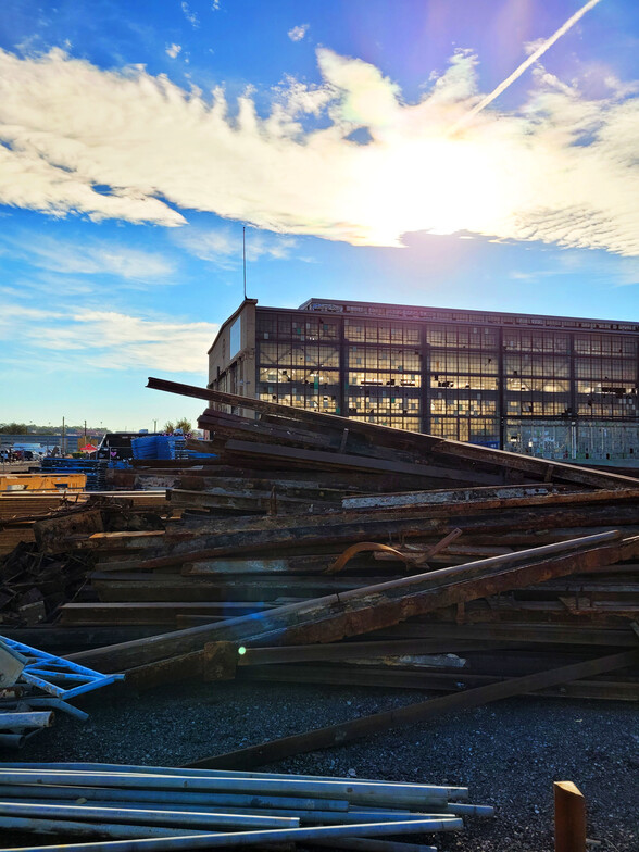 ABQ RailYards Market - Sacred Patterns Acupuncture - October 27, 2024 - Dr. Andrew Moser, DOM, MBA 